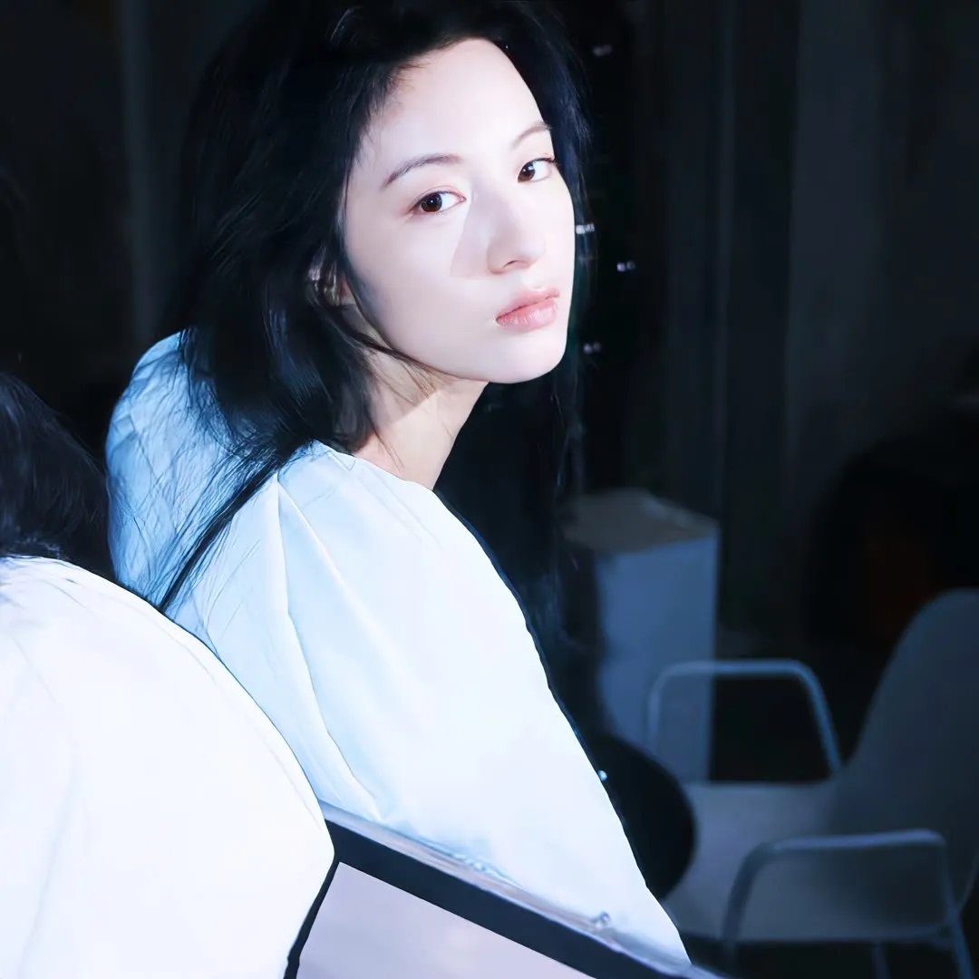 闺蜜网恋我奔现，炮灰女配要翻盘